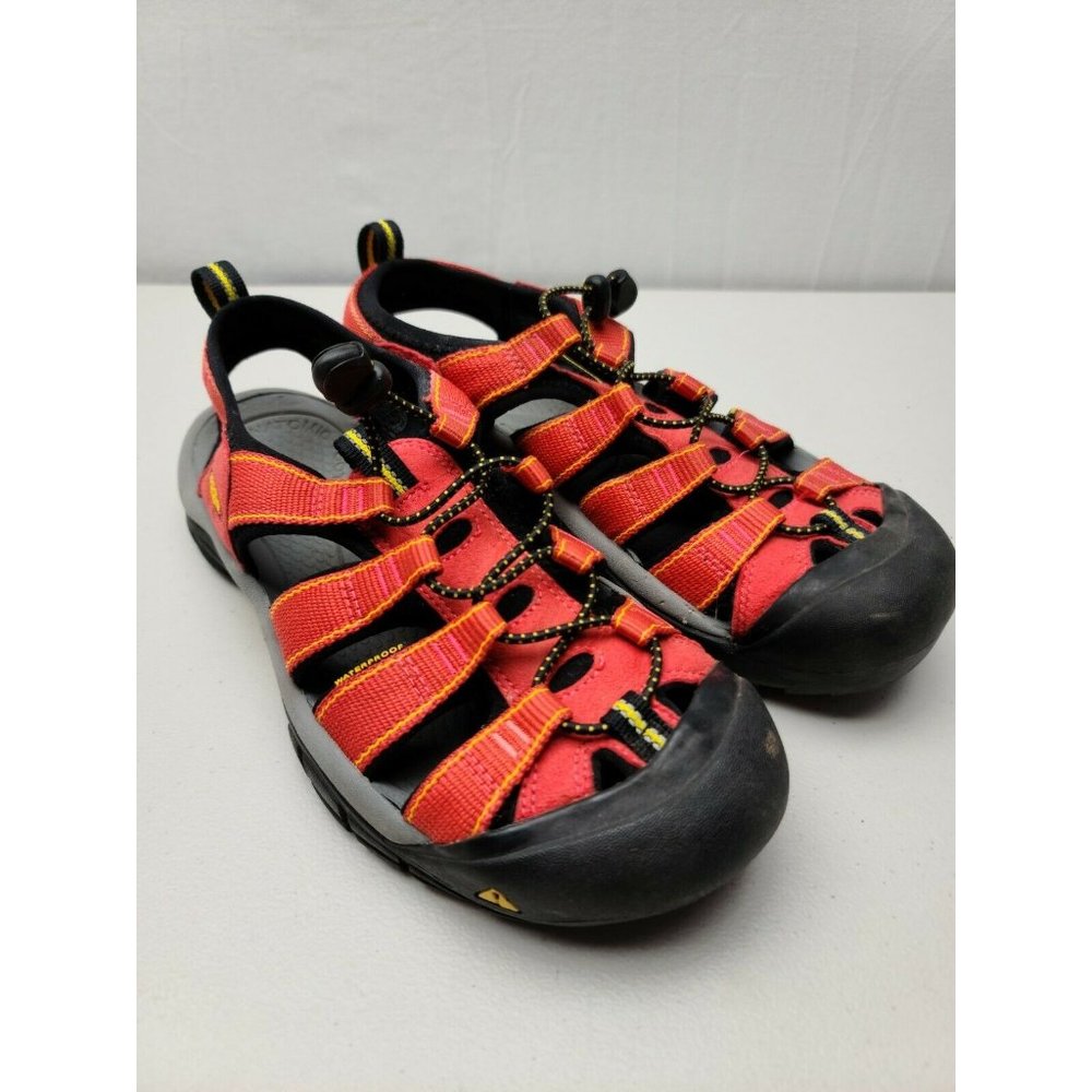Keen Newport H2 Waterproof Womens Hiking Sandals Shoes Closed Toe Sz 10 Red